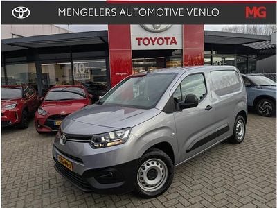 Grijs (metallic) Gebruikt 2023 Toyota Proace City City MPV | € 23.940 (Eerlijke prijs)