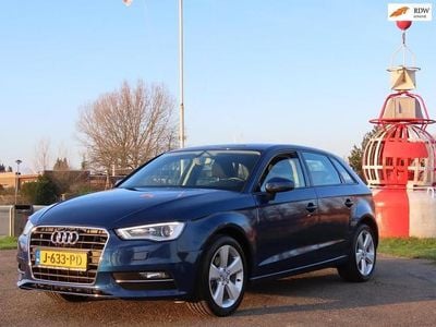 Blauw Gebruikt 2013 Audi A3 Ambiente Hatchback | € 11.450 (Goede deal)