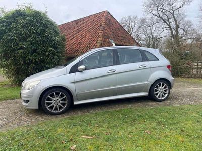 tweedehands Mercedes B200 lees tekst