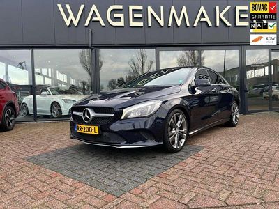 Blauw (metallic) Gebruikt 2018 Mercedes CLA180 Business Sedan | € 18.950 (Eerlijke prijs)