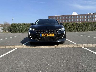 Occasion Peugeot 208 Allure 101 PK (74 kW) 2022 Zwart Hatchback