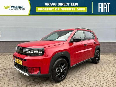 Rood Nieuw 2025 Fiat Grande Panda Icon Hatchback | € 23.840 (Goede deal)