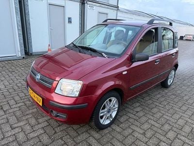 Rood Occasion 2006 Fiat Panda Emotion Hatchback | € 1.695 (Eerlijke prijs)