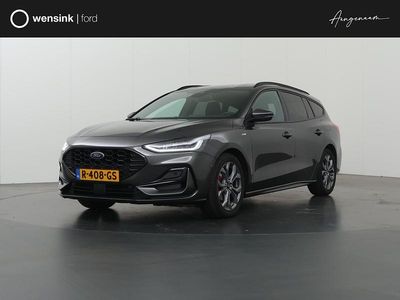 Grijs Gebruikt 2022 Ford Focus ST-Line Stationwagen | € 19.435 (Eerlijke prijs)