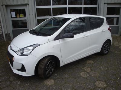 tweedehands Hyundai i10 1.0i Premium / Cruise control / Navigatie / Airco