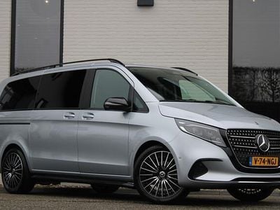 Zilver (metallic) Occasion 2024 Mercedes V220 MPV | € 67.950 (Iets duurder)