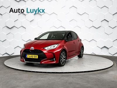 Occasion Toyota Yaris Hybrid Executive 2022 Rood Hatchback