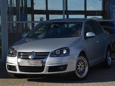 tweedehands VW Jetta 1.6 FSI Comfortline Airco Nav. Xenon Pdc Yougtimer