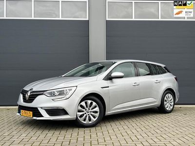 tweedehands Renault Mégane IV Estate 1.3 TCe Life|dealer onderhouden|all season|trekhaak