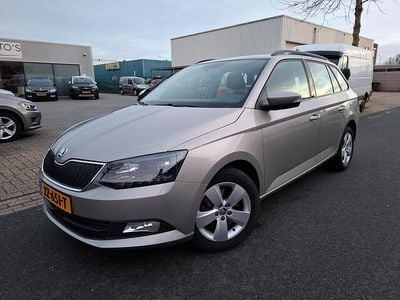 Grijs (metallic) Gebruikt 2018 Skoda Fabia Stationwagen | € 11.950 (Goede deal)