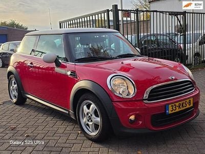 Rood Gebruikt 2011 Mini ONE Business Hatchback | € 6.499 (Eerlijke prijs)