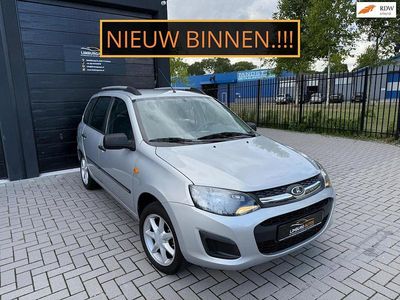 Zilver (metallic) Gebruikt 2016 Lada Kalina Stationwagen | € 4.450