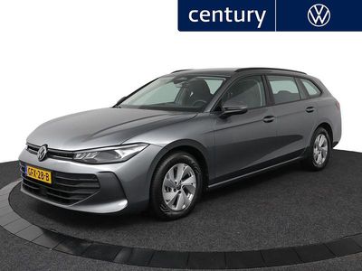 Grijs Occasion 2024 VW Passat Stationwagen | € 32.995 (Goede deal)