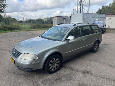 Grijs Gebruikt 2005 VW Passat Stationwagen | € 1.490