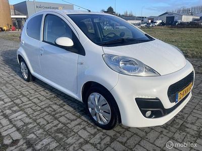 Wit Occasion 2013 Peugeot 107 Active Hatchback | € 4.650 (Eerlijke prijs)