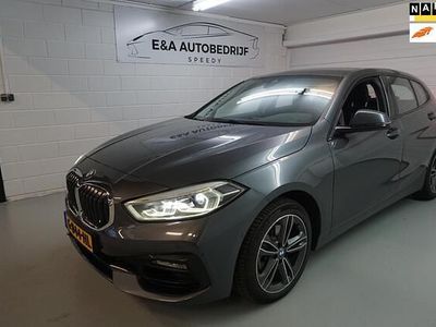 Grijs (metallic) Gebruikt 2019 BMW 118 M Sport Hatchback | € 18.750 (Eerlijke prijs)