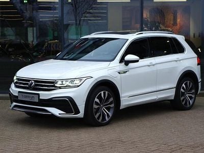 Wit (parellak) Occasion 2023 VW Tiguan R-line SUV | € 39.750 (Goede deal)