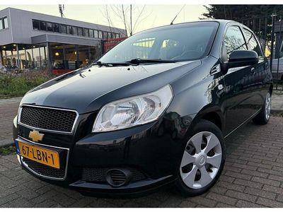 Zwart (metallic) Gebruikt 2010 Chevrolet Aveo LS Hatchback | € 2.950 (Eerlijke prijs)