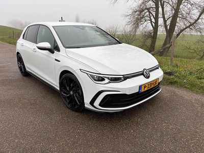 Wit Occasion 2021 VW Golf VII Business Hatchback | € 23.245 (Goede deal)