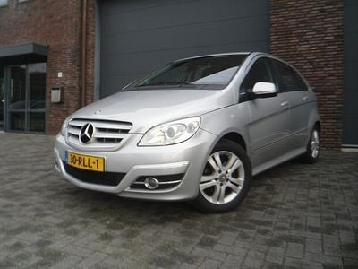 Grijs (metallic) Gebruikt 2011 Mercedes B180 Business MPV | € 2.995 (Goede deal)