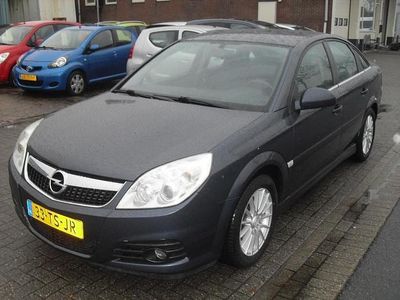 Grijs Occasion 2007 Opel Vectra GTS Business Hatchback | € 2.250 (Duur)