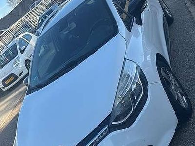 Wit Gebruikt 2014 Renault Clio GrandTour Dynamique Stationwagen | € 4.100 (Iets duurder)