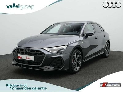 Grijs Occasion 2025 Audi A3 Sportback e-tron Comfort Hatchback | € 47.900 (Iets duurder)