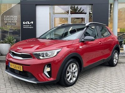 Rood Occasion 2022 Kia Stonic SUV | € 18.950 (Eerlijke prijs)