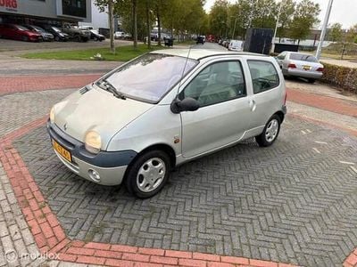 Geel Gebruikt 1999 Renault Twingo Initiale Hatchback | € 750