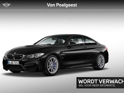Saphirschwarz metallic (zwart metallic) Occasion 2015 BMW M4 Coupé | € 45.900
