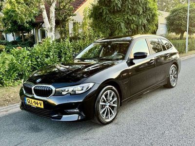 BMW 330e