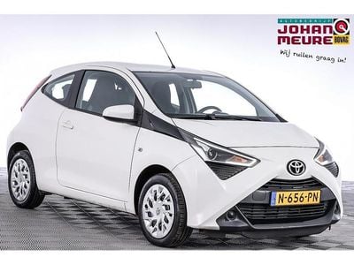 Wit Gebruikt 2021 Toyota Aygo X-play Hatchback | € 14.900 (Eerlijke prijs)