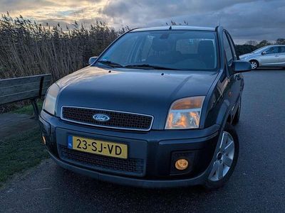 Grijs Gebruikt 2006 Ford Fusion Futura MPV | € 2.800 (Eerlijke prijs)
