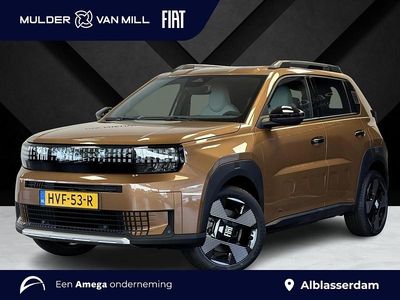 Bruin Nieuw 2025 Fiat Grande Panda La Prima Hatchback | € 27.495 (Eerlijke prijs)