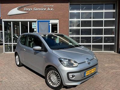 Grijs Occasion 2014 VW up! high up! Hatchback | € 6.750 (Eerlijke prijs)