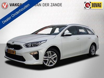 Wit Gebruikt 2020 Kia Ceed Hatchback | € 14.990 (Eerlijke prijs)