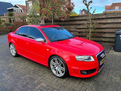 Rood (metallic) Gebruikt 2008 Audi RS4 Sedan | € 30.000