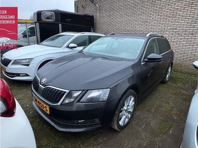 tweedehands Skoda Octavia Combi BWJ 2018 / 116 PK 1.0 TSI Amb Business / Pano dak / Clima / Navi / Cruise / Trekhaak / Stoelverwarming /