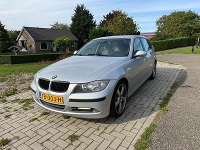 BMW 325