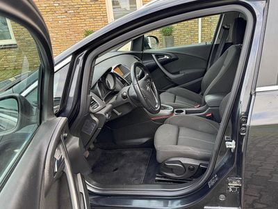 Zwart Occasion 2015 Opel Astra Stationwagen | € 5.999 (Eerlijke prijs)