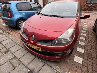 Occasion Renault Clio II Exception 111 PK (81 kW) 2007 Rood Hatchback