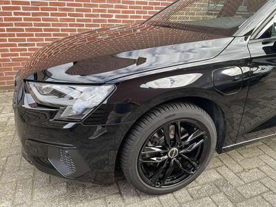 Zwart Gebruikt 2022 Audi A3 e-tron Hatchback | € 28.000 (Eerlijke prijs)