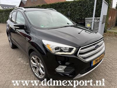Zwart Gebruikt 2017 Ford Escape Titanium SUV | € 6.900