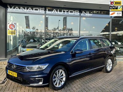 Blauw Occasion 2016 VW Passat GTE Stationwagen | € 13.949 (Eerlijke prijs)