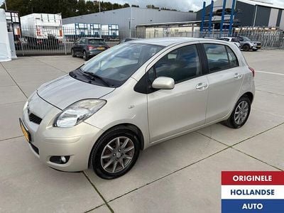 Beige Gebruikt 2010 Toyota Yaris Hatchback | € 6.995 (Eerlijke prijs)