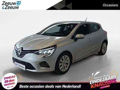 Grijs Gebruikt 2021 Renault Clio V Intens Hatchback | € 13.795 (Eerlijke prijs)