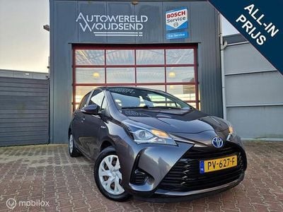 Grijs Occasion 2017 Toyota Yaris Hatchback | € 12.995 (Eerlijke prijs)