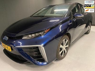 Blauw Gebruikt 2017 Toyota Mirai Executive Sedan | € 24.950
