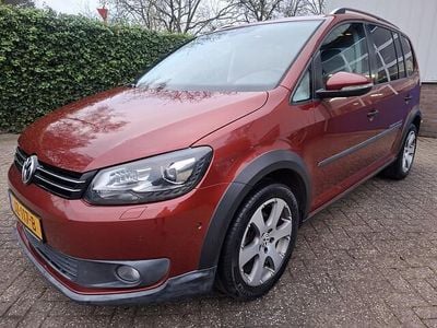 Rood Occasion 2011 VW Touran S MPV | € 6.950 (Eerlijke prijs)