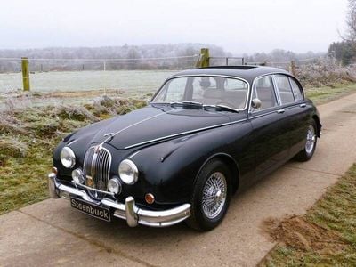 Groendunkelgrün Occasion 1960 Jaguar MK II Sedan | € 67.500